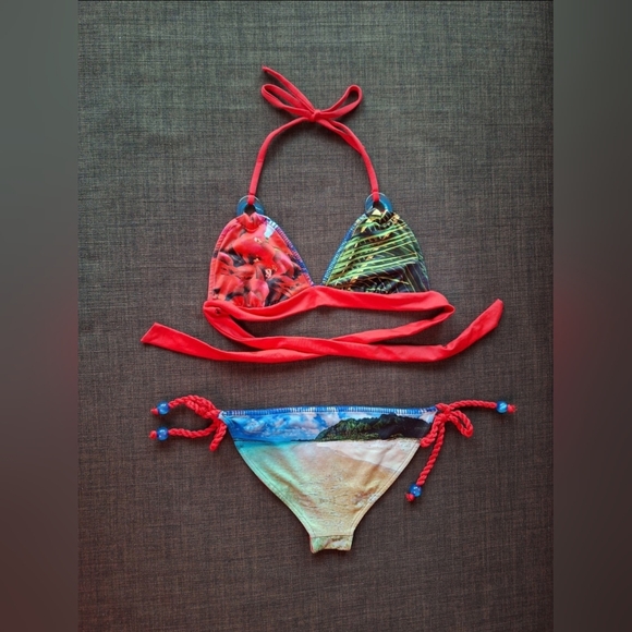 Aaron Chang bikini - Picture 4 of 7